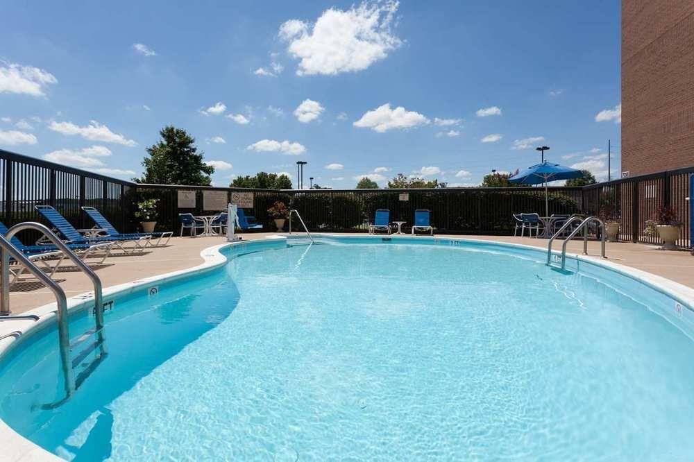 Hampton Inn Manassas Exterior photo