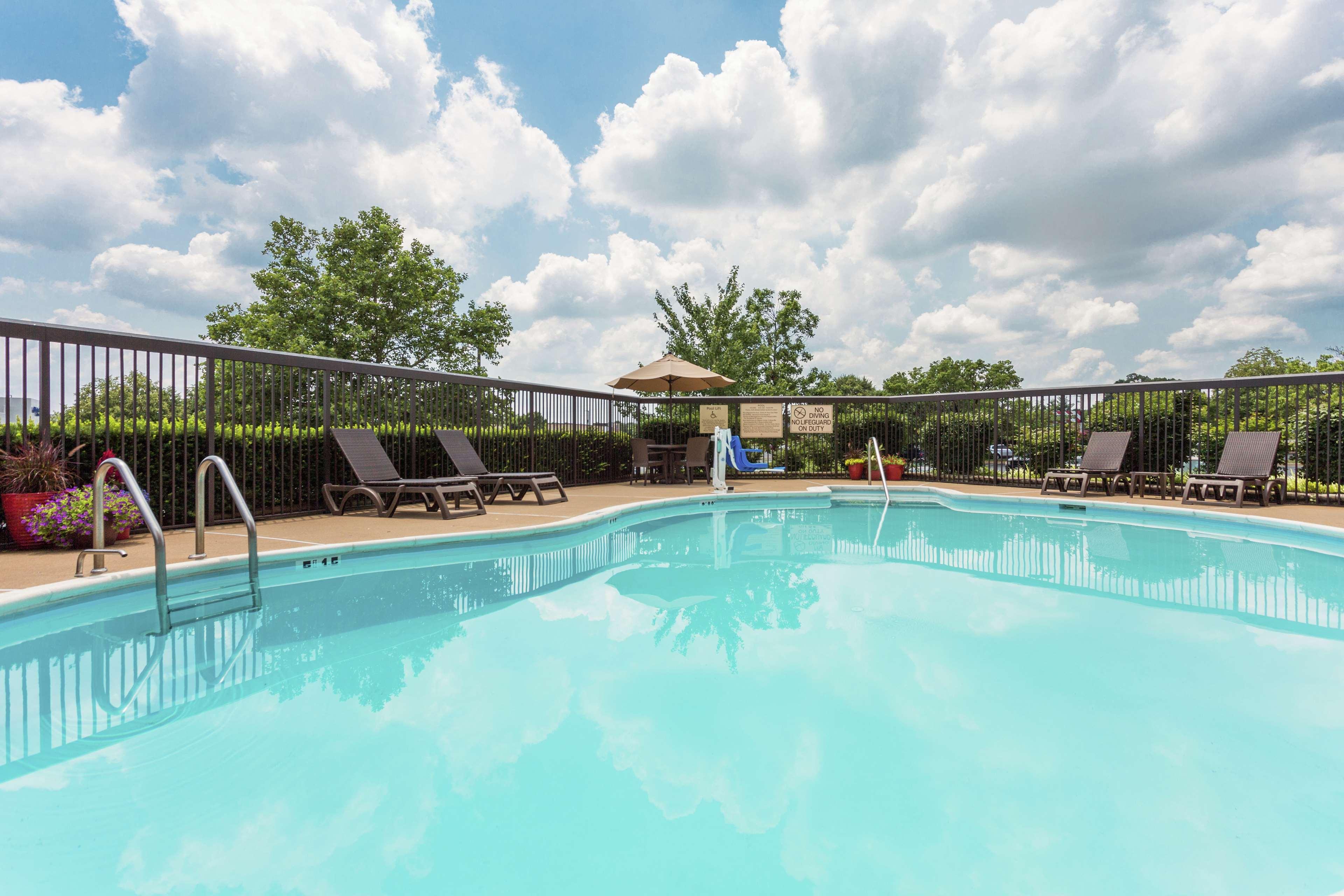 Hampton Inn Manassas Exterior photo