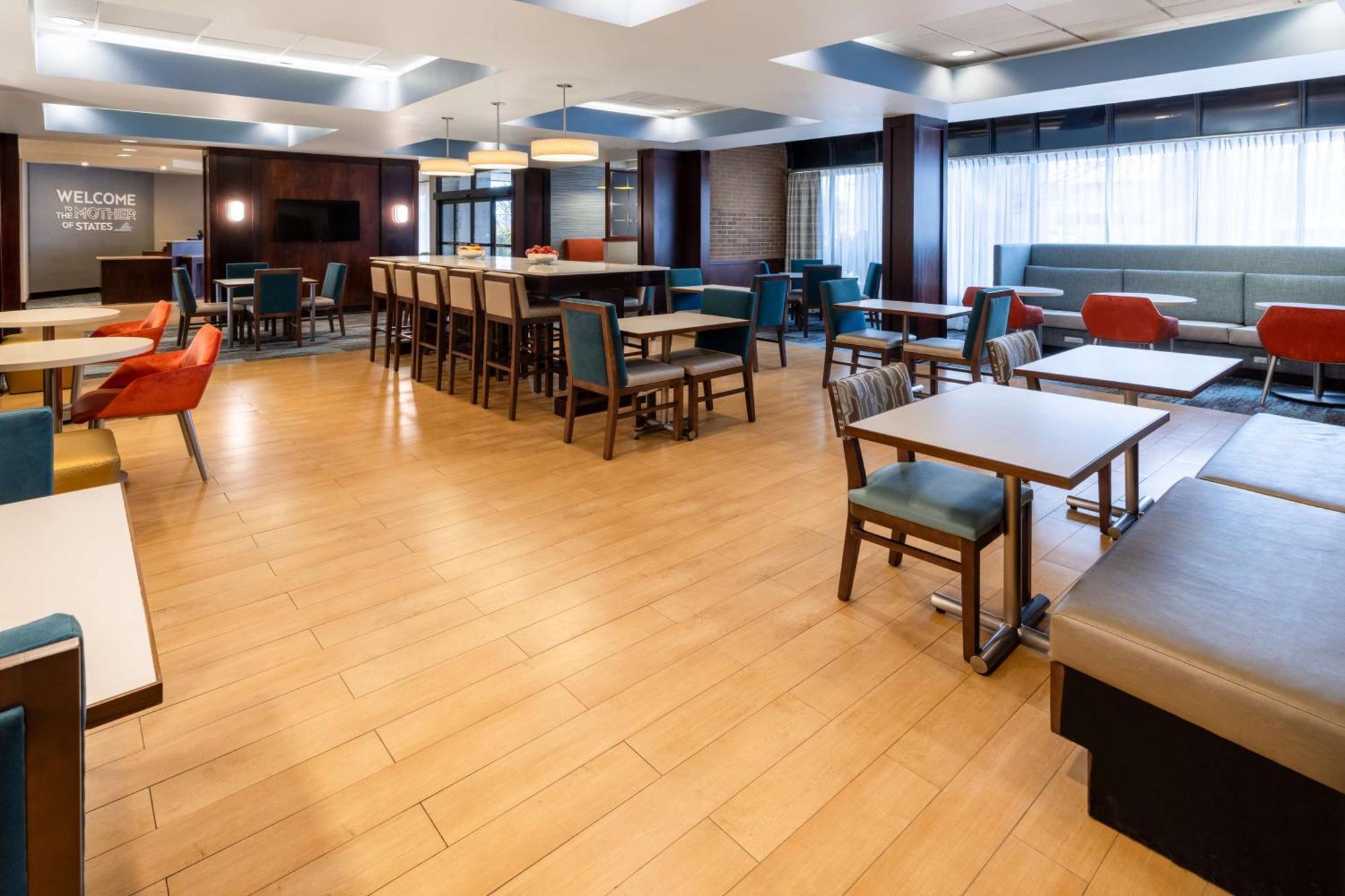 Hampton Inn Manassas Exterior photo