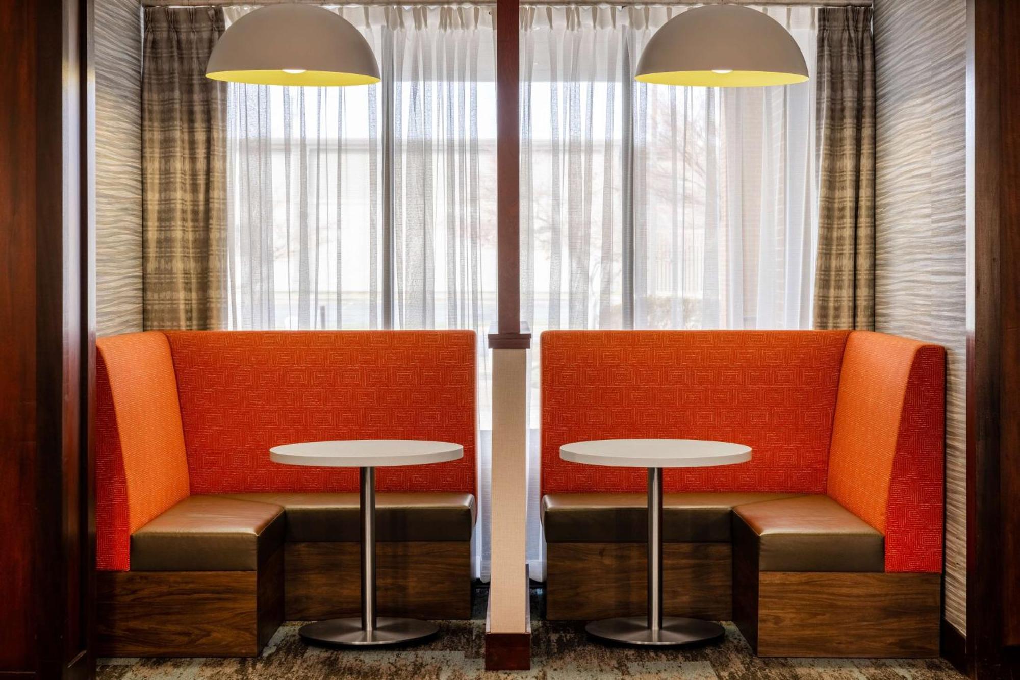 Hampton Inn Manassas Exterior photo