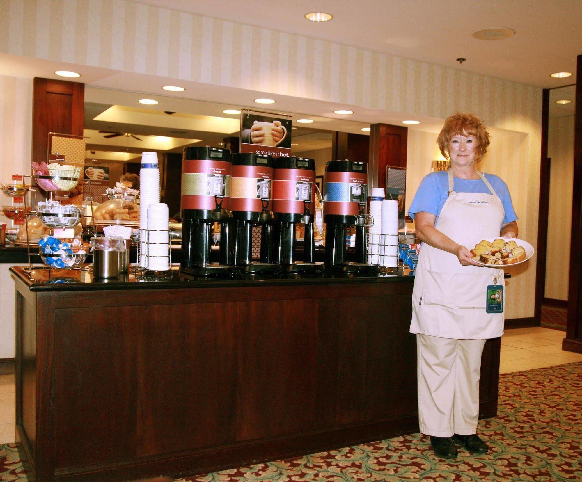 Hampton Inn Manassas Restaurant photo